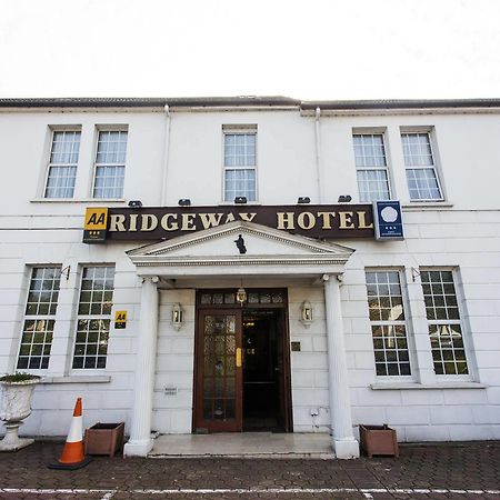 Oyo Ridgeway Hotel Чингфорд Екстериор снимка