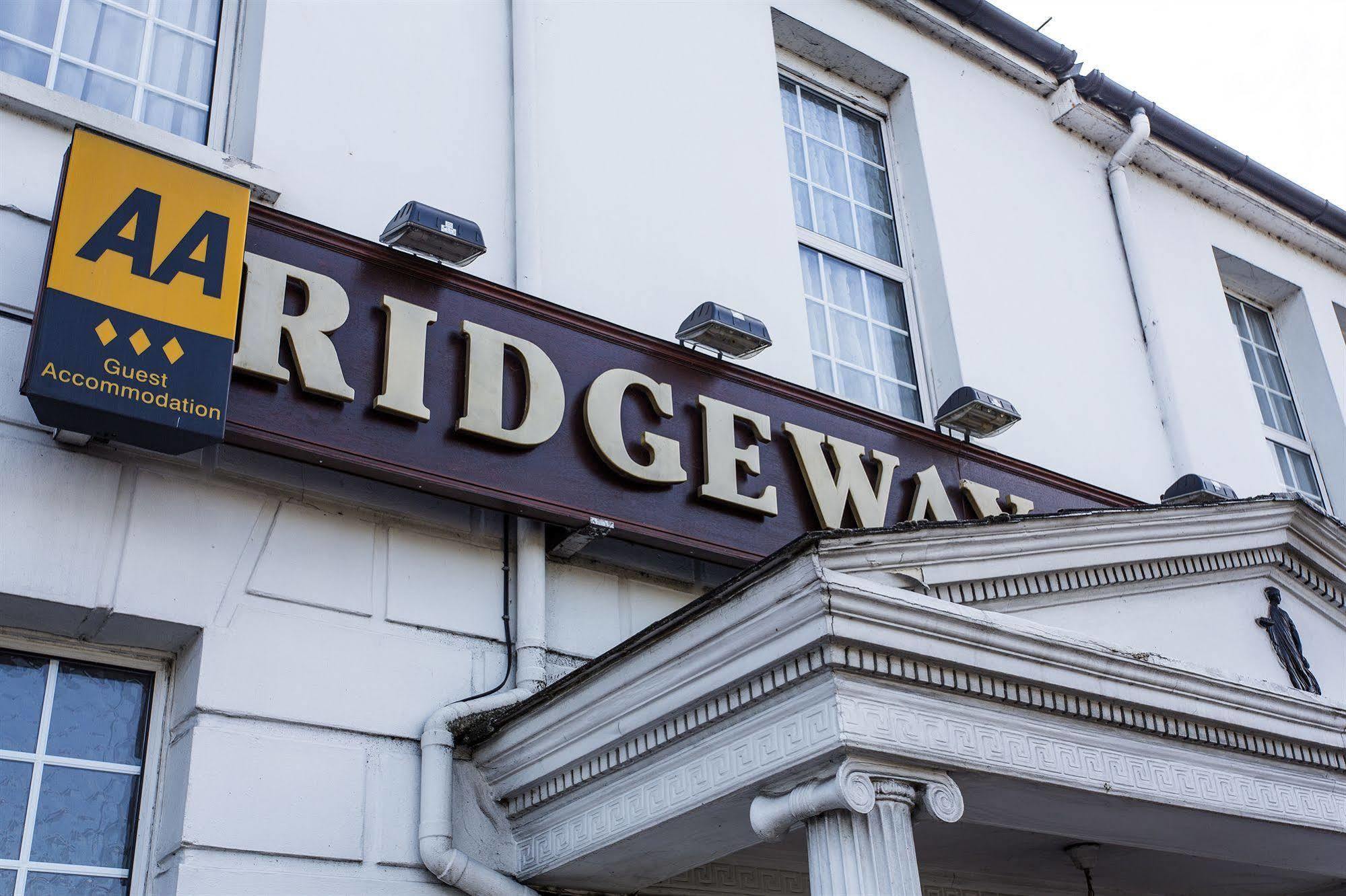 Oyo Ridgeway Hotel Чингфорд Екстериор снимка